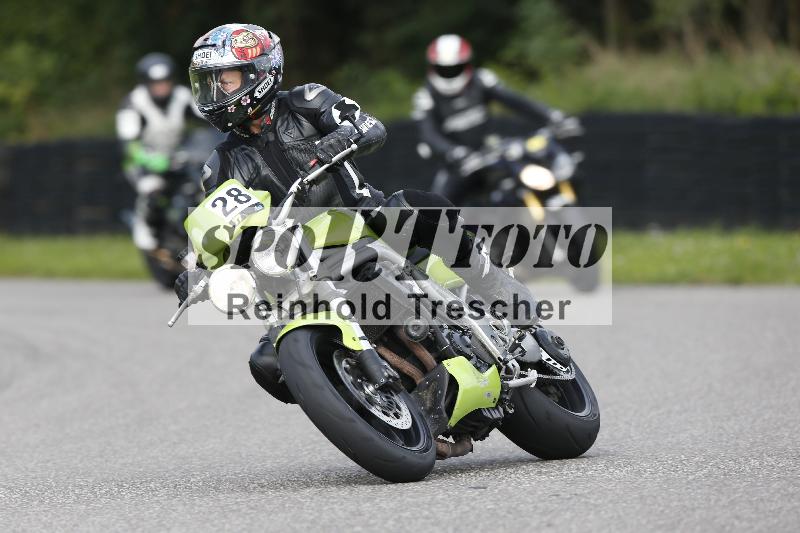 /Archiv-2025/53 16.09.2025 Track Day Domi Aegerter ADR/Gruppe gelb/28